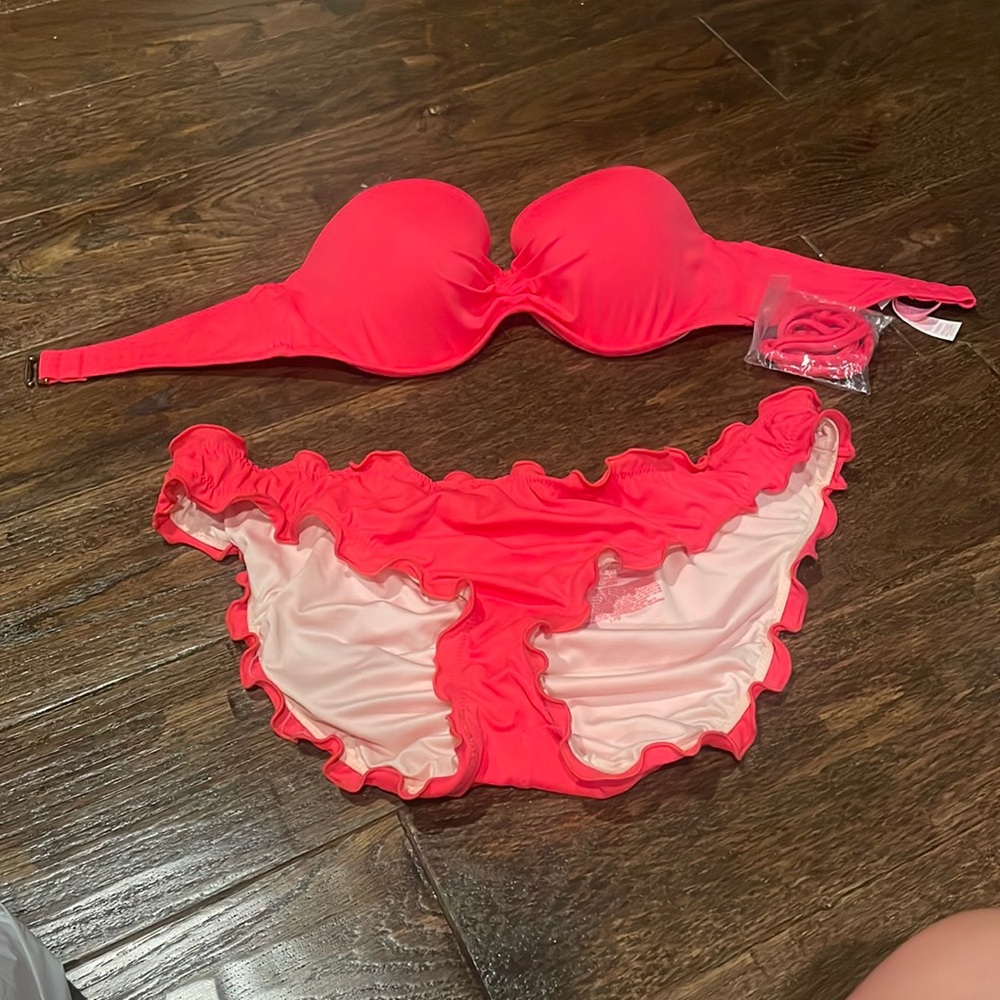 Victoria’s Secret bikini